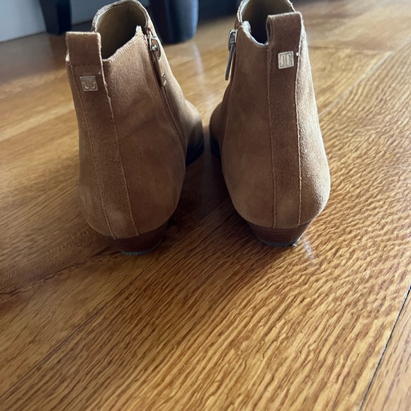 Ivanka Trump brown suede ankle booties. Size 9 - Picture 4 of 5